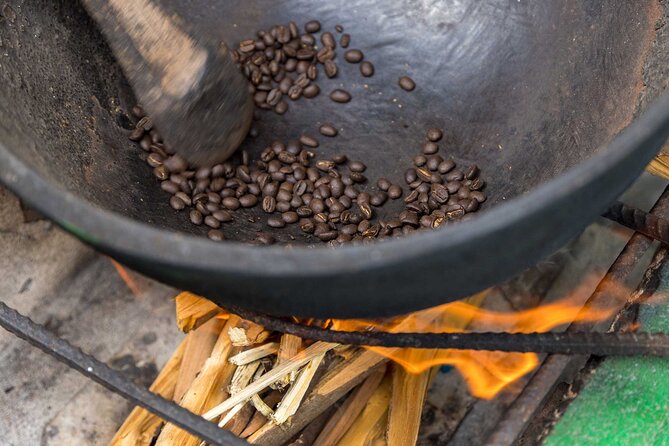 4-Hours Bike, Hike & Waterfall Tour in Blue Mountain with Lunch and Pick Up - Coffee, Fruit, and a Proper Start