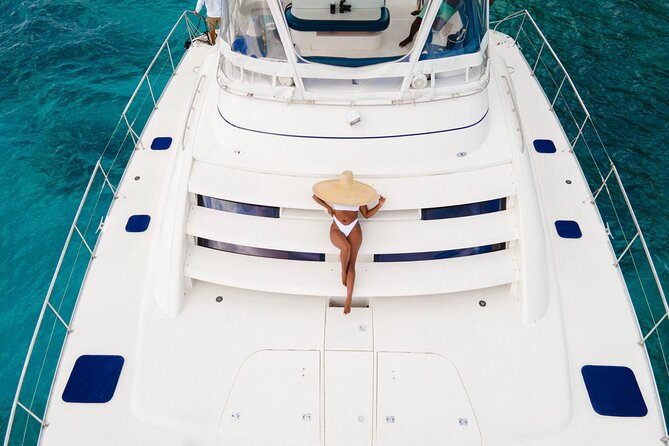 4hr Private Luxury Yacht with Snorkeling, DJ, Bar, Food - Meeting the crew at Montego Bay Yacht Club
