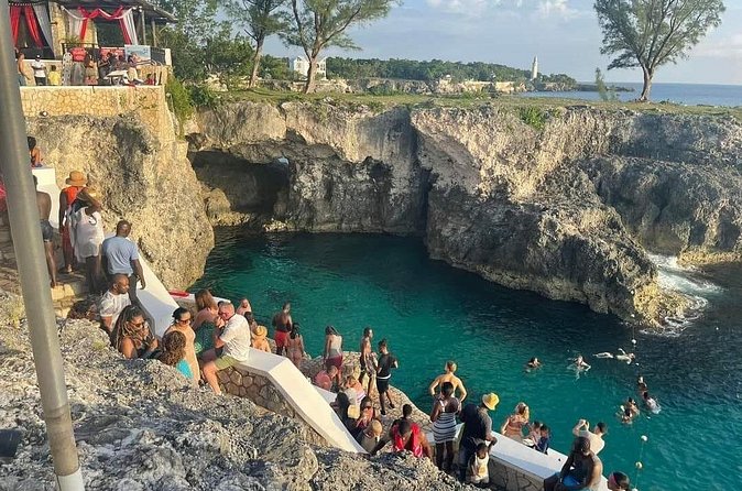 7 Mile Beach and Rick's Cafe in Negril from Montego Bay Private Tour - Who will enjoy this tour most