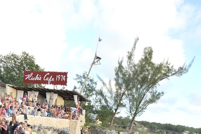 7 Mile Beach & Ricks Cafe with free Shopping experience - Why private transportation changes the day