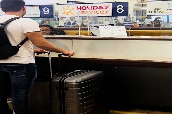 AirBnB/Hotel MBJ Airport Shuttle to all areas -one way/round trip - Shared transport means shared priorities