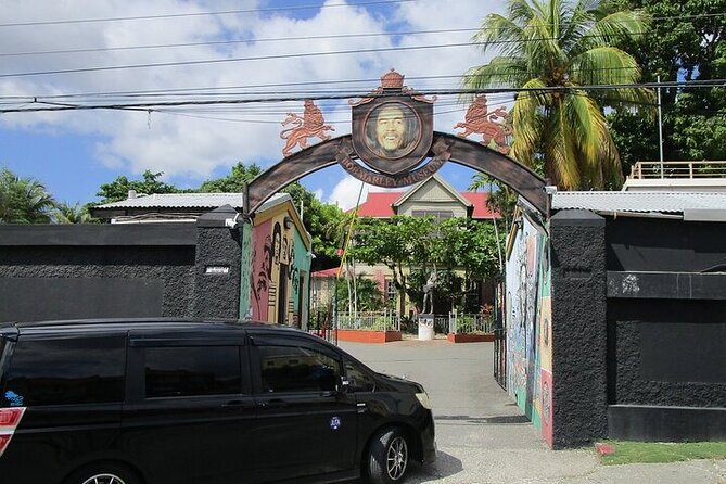 Airport Group Transfers-Kingston - Key points about this Kingston transfer
