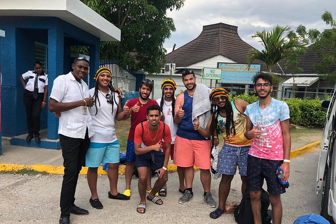 Airport MBJ Round Trip Transfer to Ocho Rios Airbnb Home, Resorts - Who will get the most from this transfer