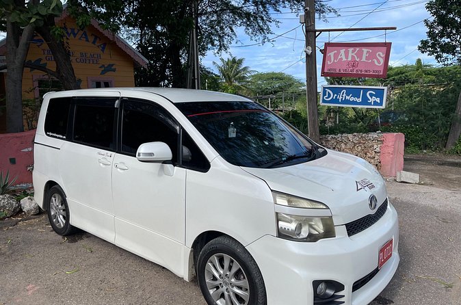 Airport Transfer To Negril - Stops, scenery, and useful flexibility