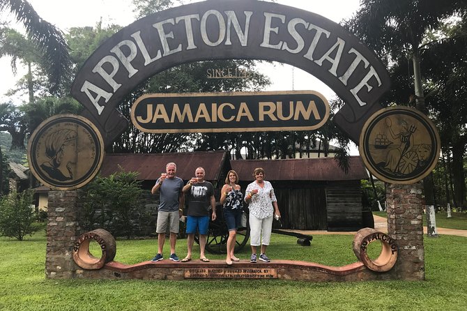 Appleton Rum Factory, Ys Falls, Black River Safari, Floyd’s Pelican Bar - Floyd’s Pelican Bar in the open water