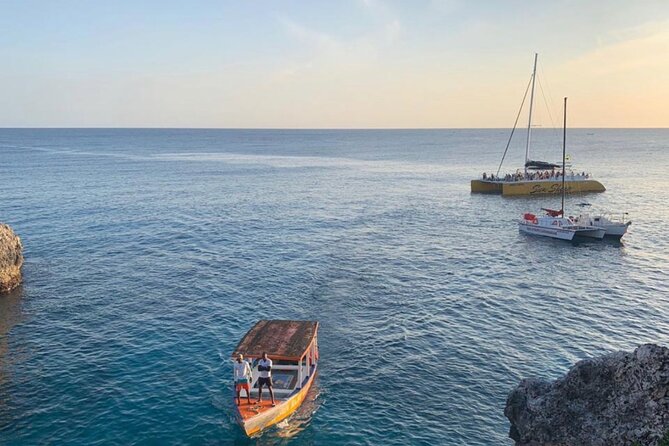 Bamboo Rafting, Catamaran Party Cruise and Ricks Cafe - Romeo and the importance of your driver