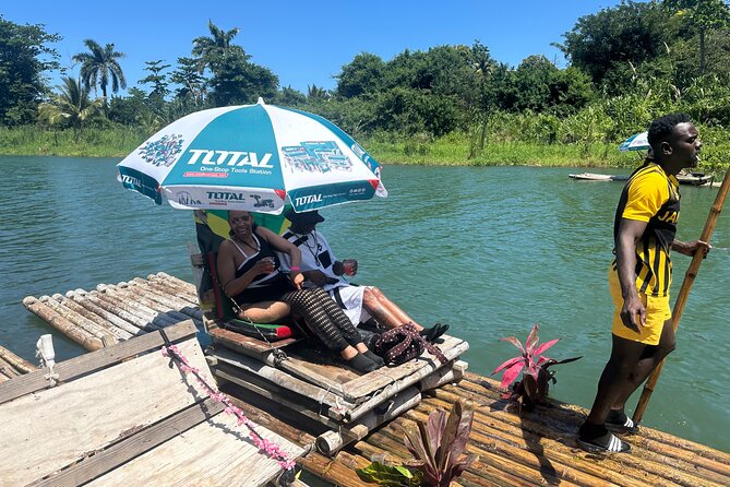 Bamboo rafting on the great river -Transportation only - The limestone leg massage