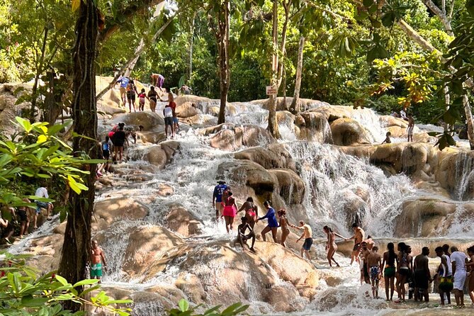 Bamboo Rafting with lime stone - Practical preparation for the day