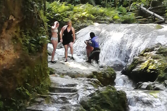 Blue Hole Adventure Ocho Rios. - The ten-minute hike beside the stream