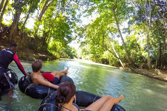 Blue Hole Adventure Tours - Arriving at the Blue Hole