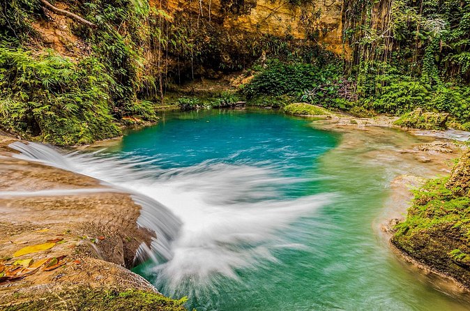 Blue Hole and Dunn's River Falls from Ocho Rios - Weather is the main risk to your plans