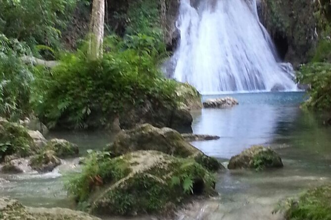 Blue Hole and Dunns River Falls from Falmouth - Scotchies brings Jamaican food into the day