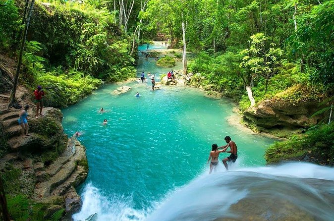 Blue Hole and Horseback Riding and Shopping - Why the private format matters