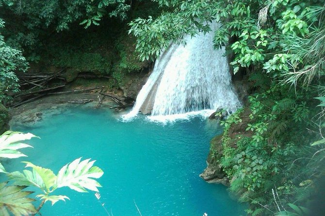 Blue Hole and River Tubing Combo Tour from Ocho Rios - Lunch, crafts, and the local stop