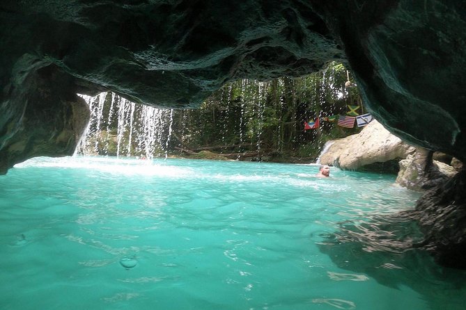 Blue Hole & Jamaica Sightseen Tour Included Transportation - Five things to know before you go