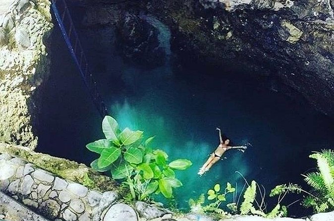 Blue Hole Mineral Spring and Rick's Cafe - Who will enjoy this day most