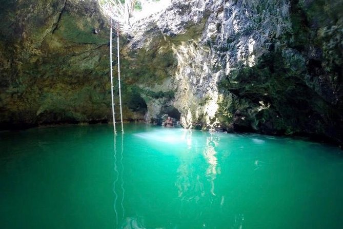 Blue Hole Mineral Spring and Ricks Cafe Private Tour - Reaching Blue Hole Mineral Spring Near Little Bay