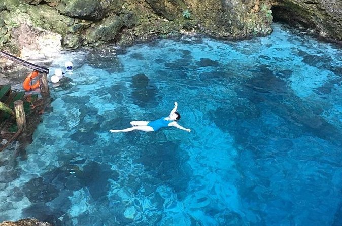 Blue Hole Mineral Spring plus Weed Farm Combo Tour with Transportation - Choosing between the 55-foot leap and the ladder