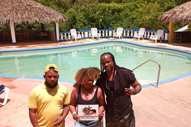 Blue Hole Mineral Spring, Seven Mile Beach, Ricks Cafe/ Shopping Private Tour - Is $120.57 per person good value?