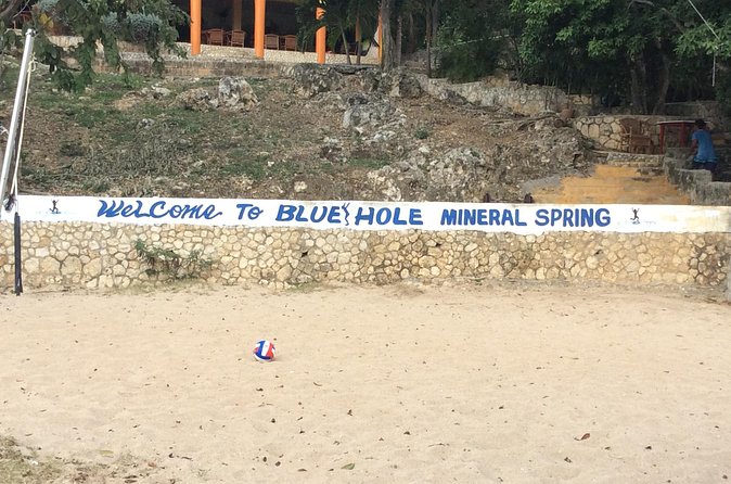 Blue Hole Mineral Springs, Rick's Café, and Shopping Combo Tour - Blue Hole Mineral Spring and the 22-foot jump