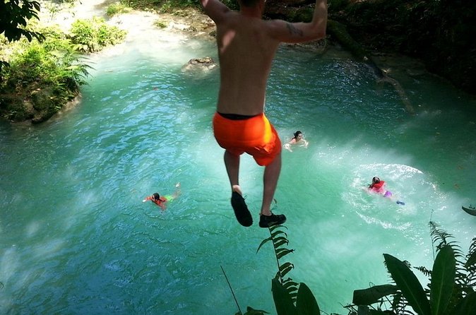Blue Hole Ocho Rios - Cold water, crowds, and the feel of the place