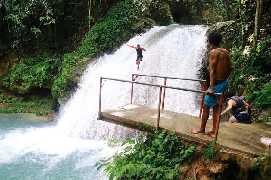 Blue Hole, Secret Falls, River Tubing and Dunn's River Falls - Dunn’s River Falls, Jamaica’s Big Finish