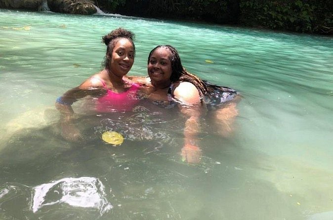 Blue Hole Tour from Ocho Rios - What the optional shopping stop adds