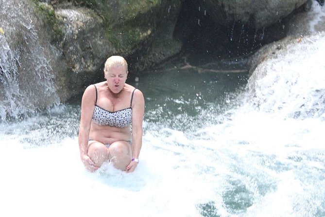 Blue Hole waterfalls from Runaway bay - The Blue Hole guide and on-site help