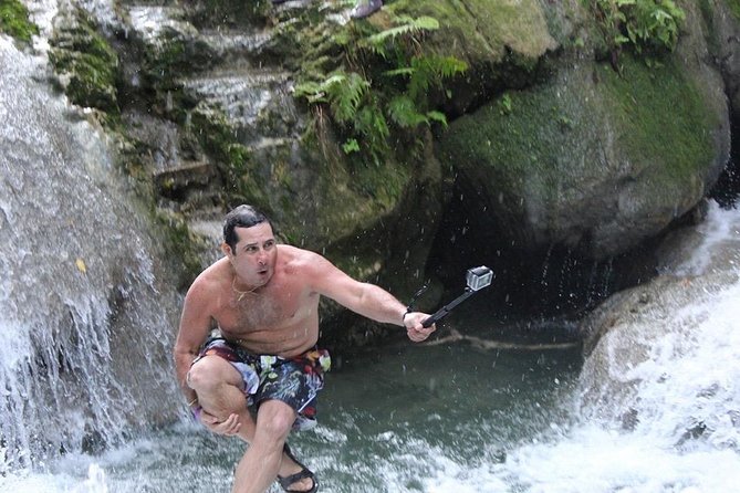 Blue Hole waterfalls from Runaway bay - Timing, opening hours, and weather
