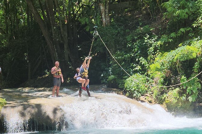 Bluehole and Bamboo Rafting from Montego Bay - Bamboo Avenue and the White River raft ride