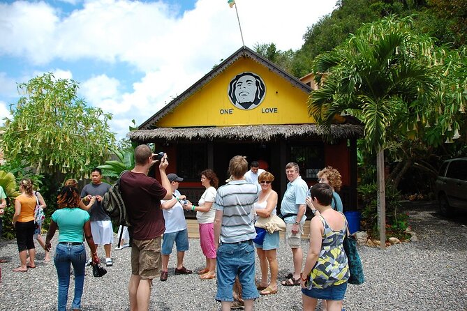 Bob Marley Nine Miles, sightseeing and local food and fruit stop - Local food, fruit, and shopping stops