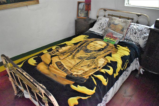 Bob Marley's Nine Mile Day-Trip with Admission & Guided Tour from Falmouth - Arriving at Nine Mile and the Marley site