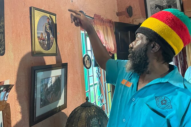 Bob Marley's Nine Mile Mausoleum Tour (Complimentary Rum Punch) - What the private format adds