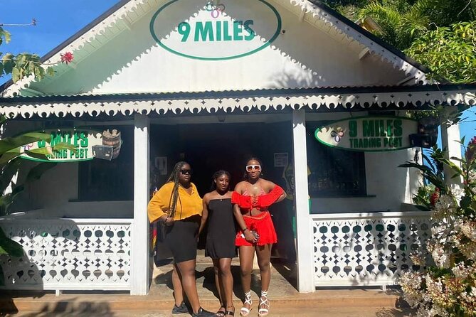 Bob Marley's Nine Mile Tour with Admission from Montego Bay - Rio Bueno: a four-minute photo pause