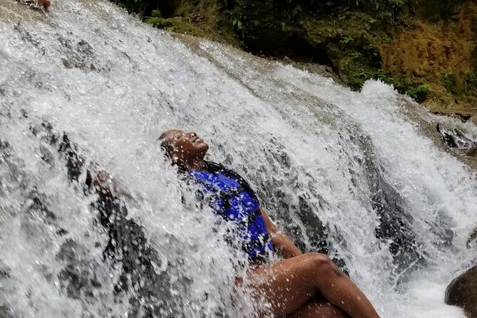 Chuck Norris Secret Falls/Blue Hole - Swimming Through the Rainforest Pools