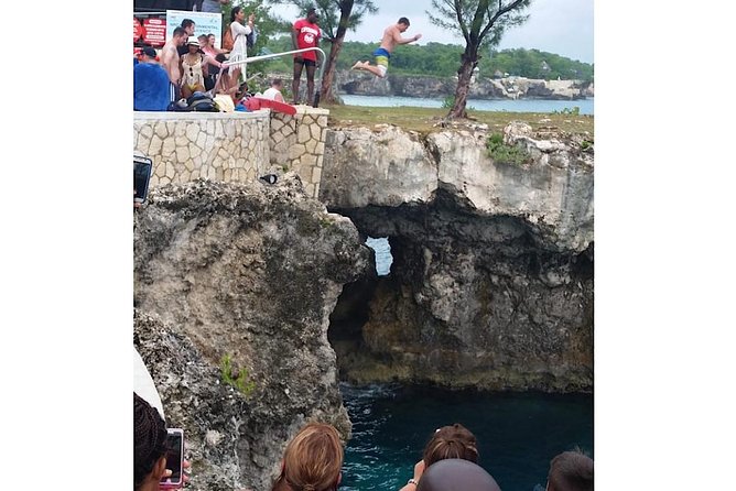 Day Tour Negril Beach & Ricks Cafe - Rick’s Cafe and the Famous Cliffside Sunset
