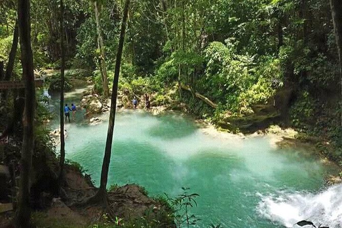 Dunn's River Falls and Blue Hole Combo Tour From Ocho Rios & Runaway Bay - What this four-hour Jamaica outing is really like