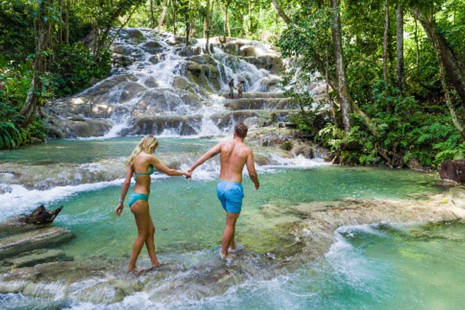 Dunn's River Falls and Bob Marley Mausoleum - The drive is part of the day