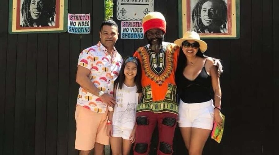 Dunn's River Falls and Bob Marley Mausoleum Tour - Why a guide improves the waterfall stop