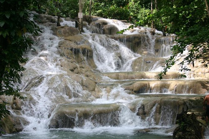 Dunn's River Falls And Shopping Tour From Ocho Rios - What the 90-Minute Falls Visit Feels Like