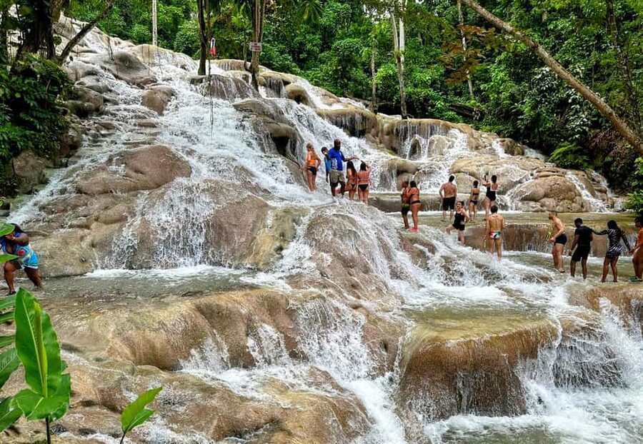 Dunn's River Falls, Bob Marley 9 Mile - Optional Lagoon Tour - The winding road to Nine Mile
