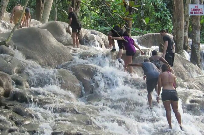 Dunns River Falls and Blue Hole Ocho Rios - Why private transportation improves the day