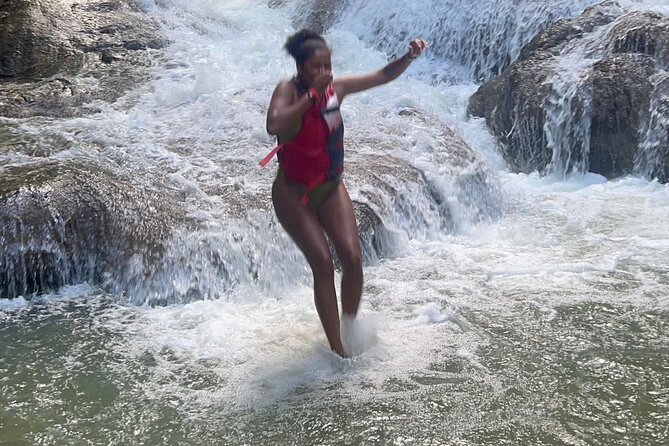 Dunns River Falls and Shopping Tour in Ocho Rios - Shopping in Ocho Rios changes the pace