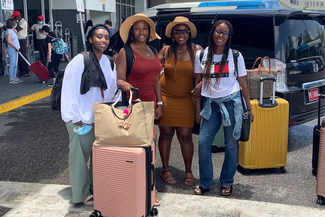 EXCLUSIVE AIRPORT / CRUISE PORT TRANSFER 1-4 Pax - Why the private group size matters