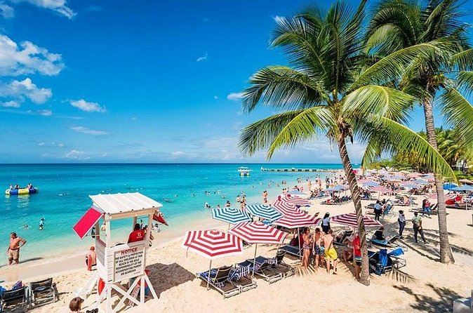 Falmouth Shore Excursion: Historic Sightseeing Tour and Doctor's Cave Beach - The Guide Makes or Breaks the Town Visit