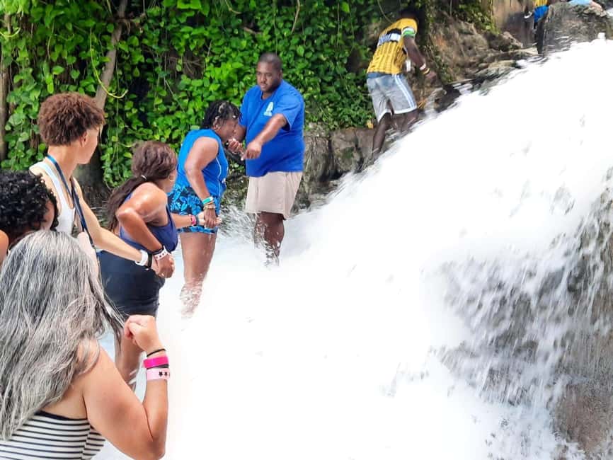 From Ocho Rios / Runaway Bay: Day Trip to Dunn's River Falls - The guide makes the wet route easier