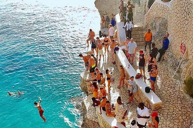 Full Day Tour of Negril Beach: Margaritaville & Rick's Cafe Live - The private tour is the biggest practical advantage