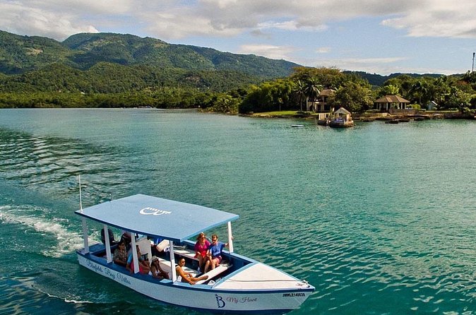 Glass bottom Boat Tour and Snorkeling Experience in Montego Bay - Doctor’s Cave Beach in a one-hour water stop
