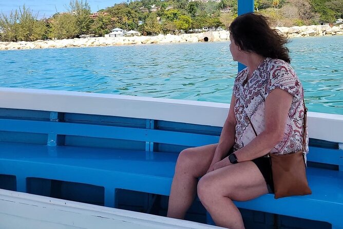 Glass bottom Boat Tour and Snorkeling Experience in Montego Bay - Reaching Doctor’s Cave Beach by private vehicle