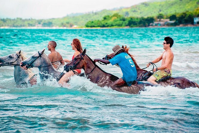 Half Day Beach Horseback Riding in Ocho Rios + Lunch - Key Details Before You Book